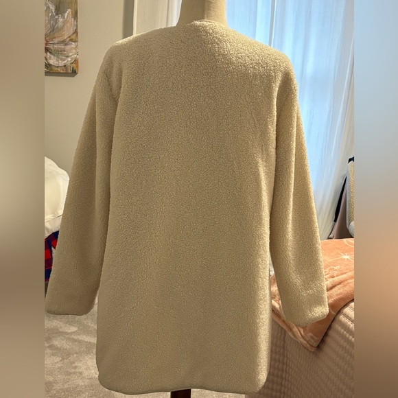 REVERSIBLE WINTER WHITE JACKET KOOKABURRA BY UGG.  SHERPA/QUILTED SNAP CLOSURE - Picture 3 of 11